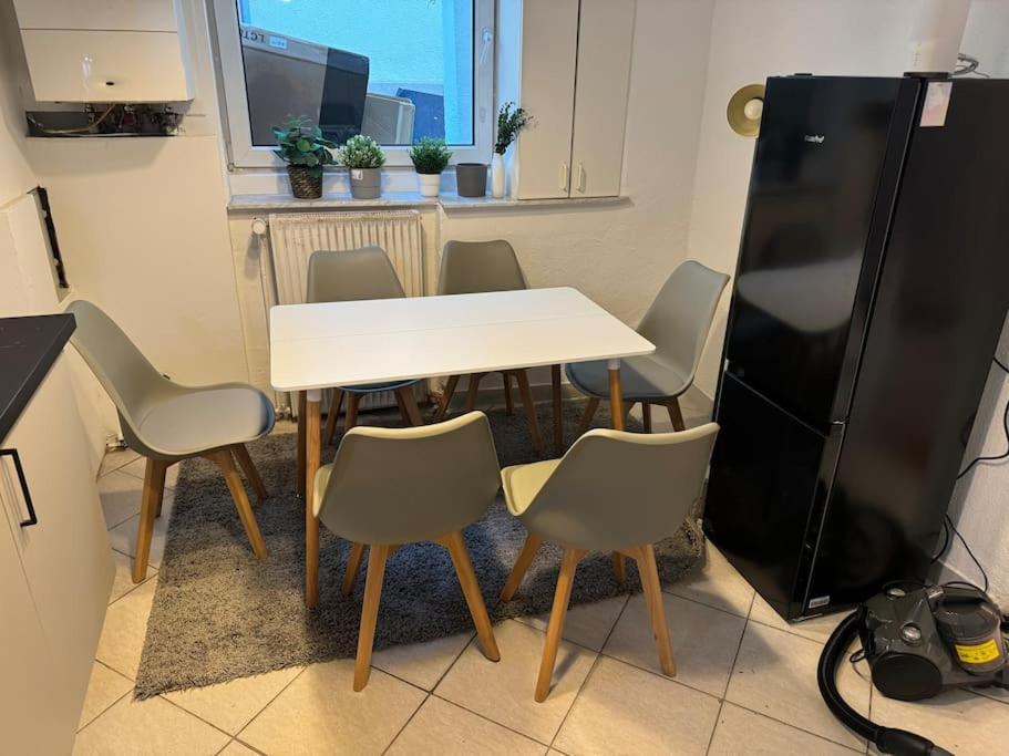 Townhouse Fuer 10 Personen Mit Garten エスリンゲン エクステリア 写真