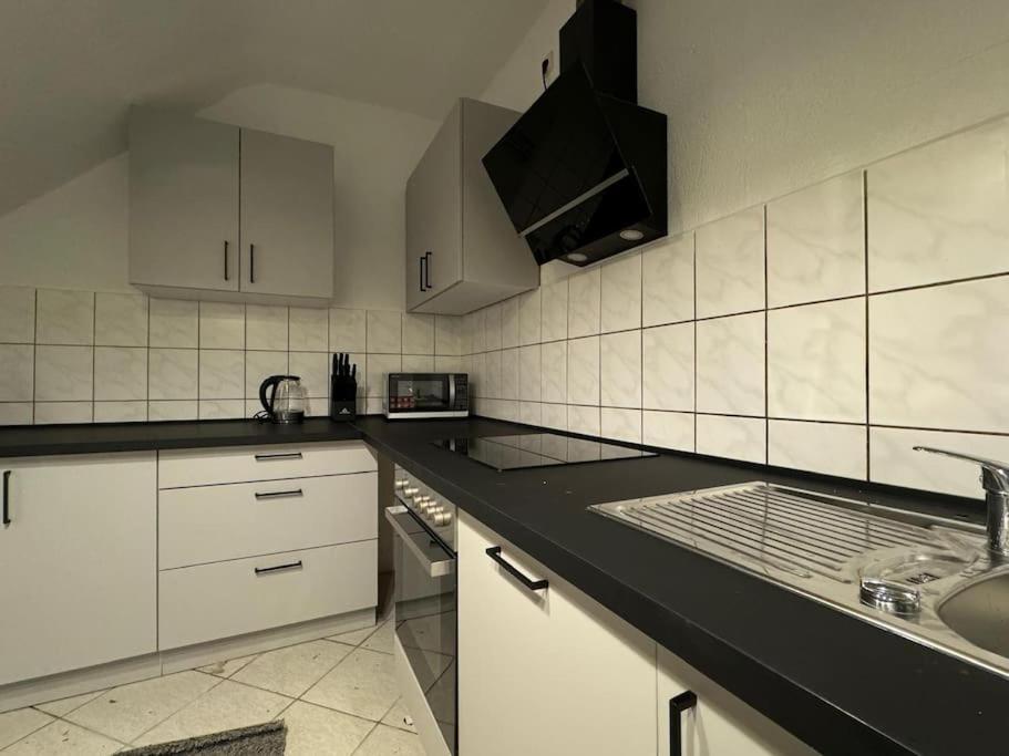 Townhouse Fuer 10 Personen Mit Garten エスリンゲン エクステリア 写真